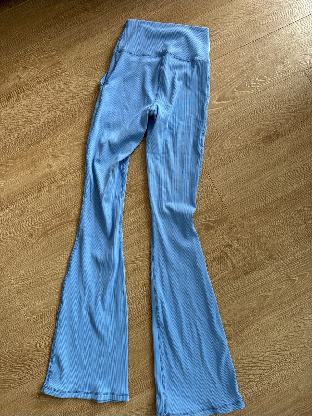 aerie Offline Ribbed High-Waist Flare Leggings in Blueberry milk - Picture 6 of 6